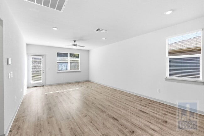 Building Photo - 8129 Linnie Ln