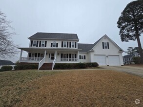 Building Photo - 3 Bedroom Home Located in Kings Grant Gold...