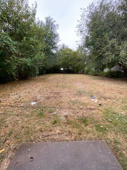 Building Photo - 2119 Pearson Dr