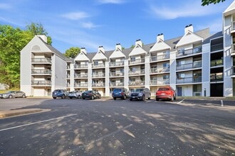 Building Photo - 1243 Cedars Ct