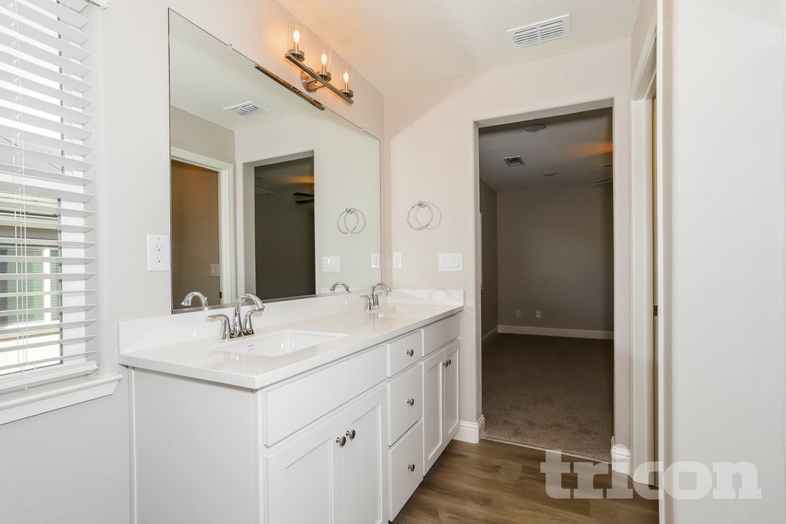 Building Photo - 1106 Victorian St