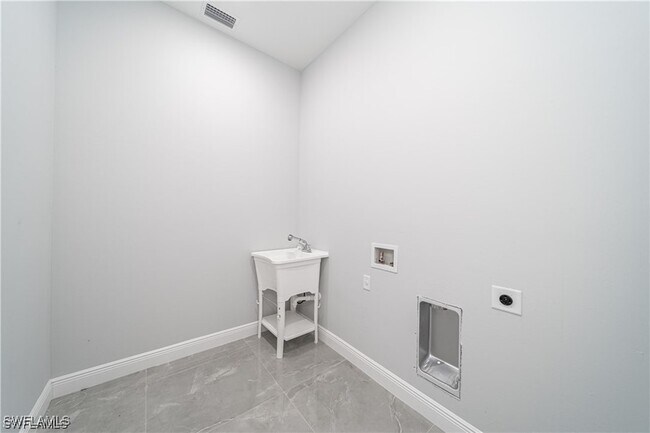 Building Photo - 2509 SW 37th Terrace
