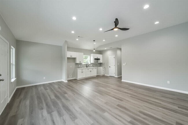 Building Photo - 3007 Bringhurst St