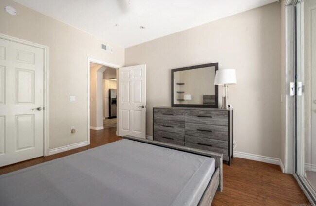 Building Photo - $2,750 - 1 Bed / 1 Bath Bottom Floor Beautiful Condo at Regents La Jolla