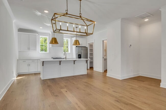 Building Photo - 2019 Maple Vw Ln
