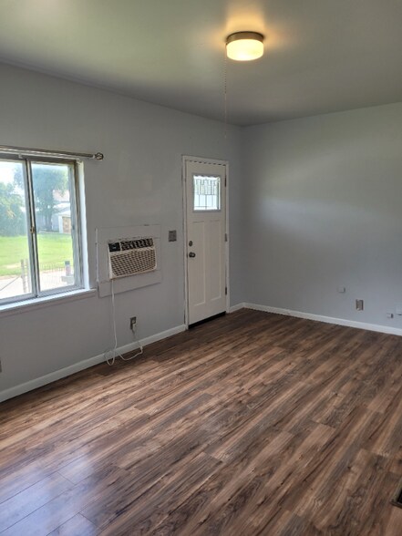 Building Photo - 208 N Franklin Ave