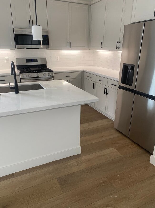 Building Photo - Stunning, Brand new 3BD/2.5BA home in Righetti Ranch