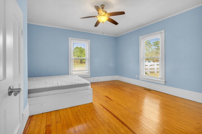 Building Photo - 801 NC-33