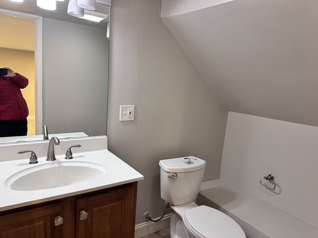 Building Photo - 2856 Evergreen Ln