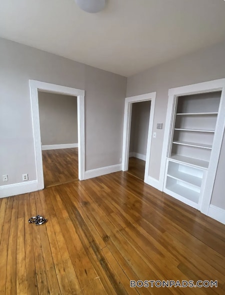 Building Photo - 116-124A Central Ave