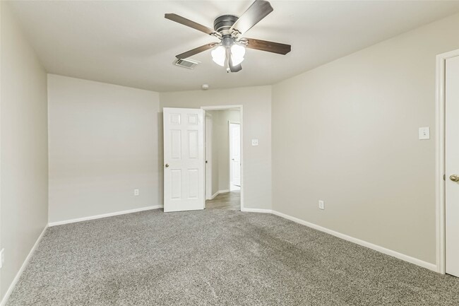 Building Photo - 8914 Heron Nest Dr