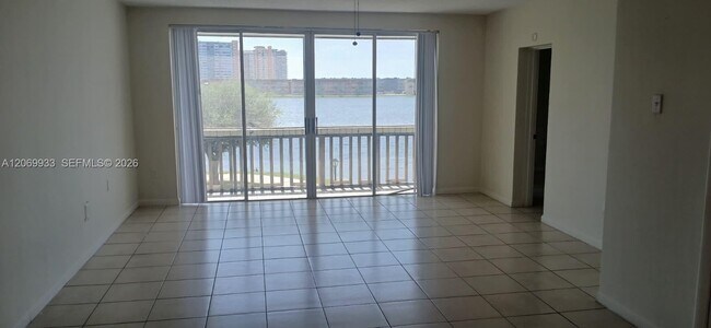 Building Photo - 1591 NE Miami Gardens Dr