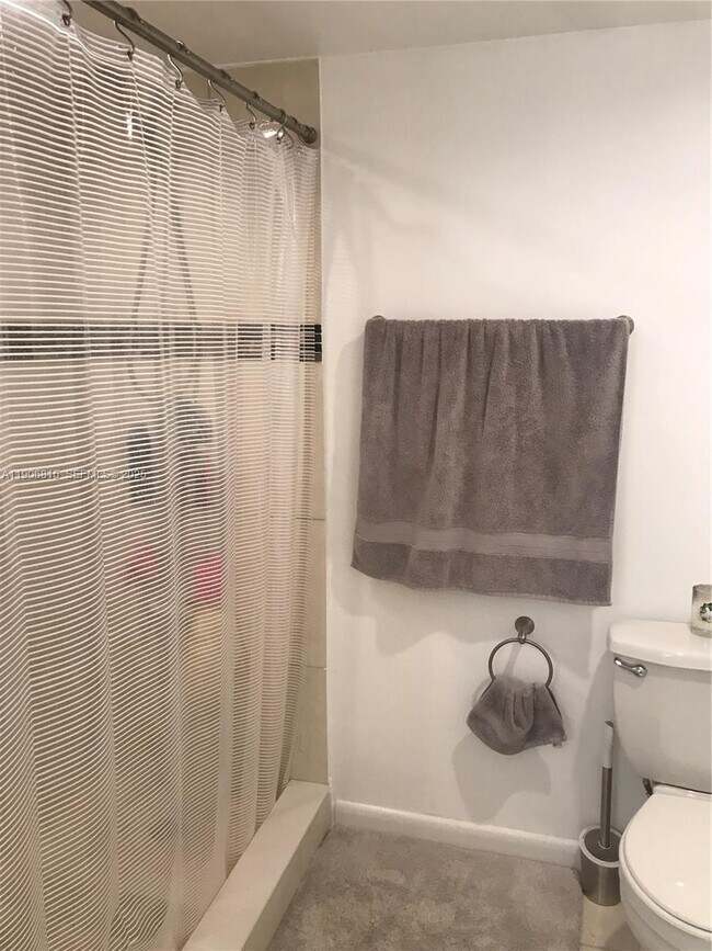 Building Photo - 14830 Naranja Lakes Blvd