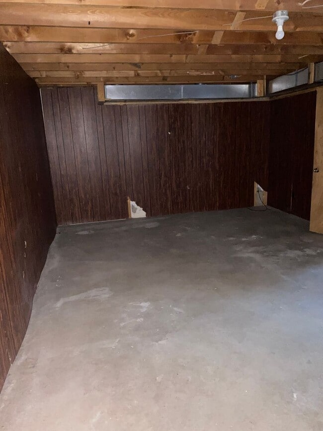 Building Photo - 2608 Cardinal Dr