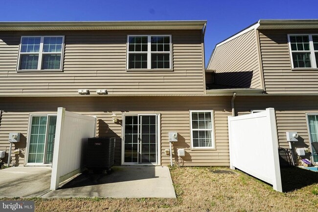 Building Photo - 403 Parkview Ct
