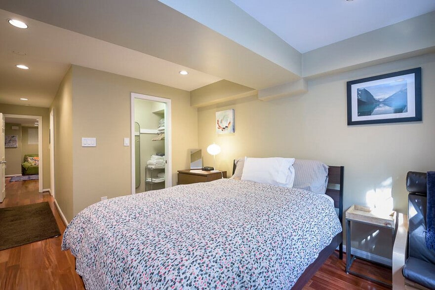 Building Photo - 1001 New Hampshire Ave NW