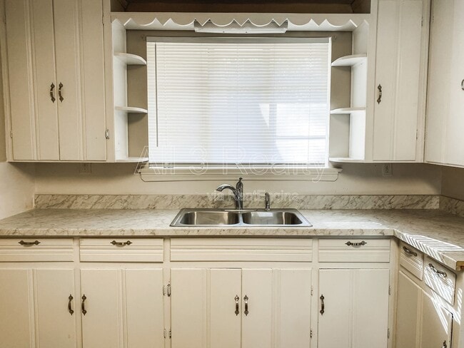 Building Photo - 2762 Biltmore Ave