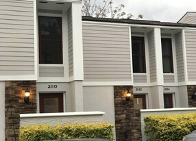 Building Photo - 2110 NE 38th Ave