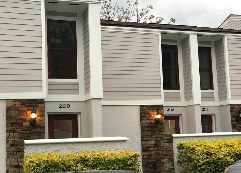 Front Entrance - 2110 NE 38th Ave