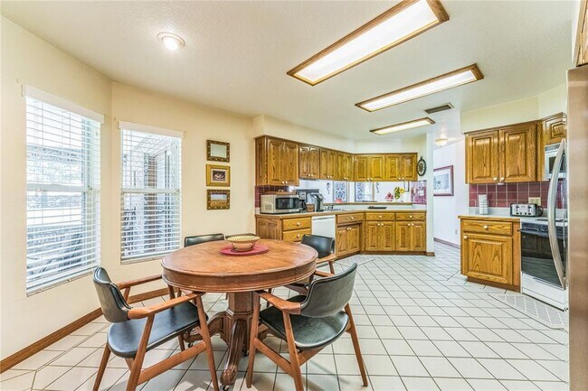Building Photo - 404 Anderson Dr