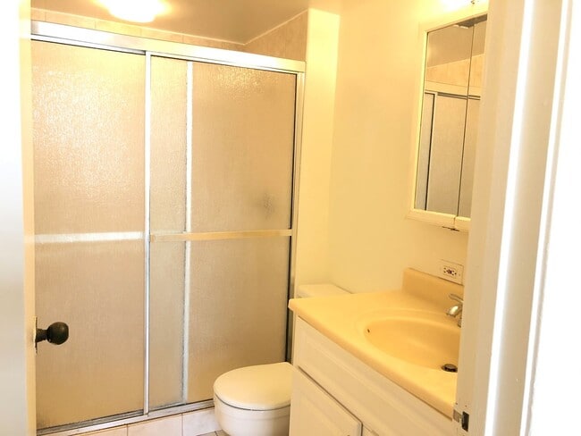 Building Photo - Great Salt Lake Location! 2/2 with 2 parki...