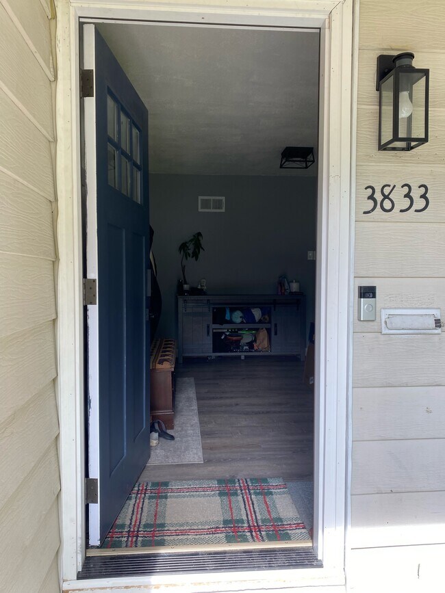 Building Photo - 3833 E Nielsen Ln