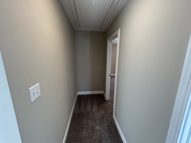 Building Photo - 518 Burgess CT