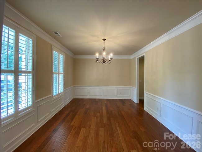 Building Photo - 9916 Evergreen Terrace Drive