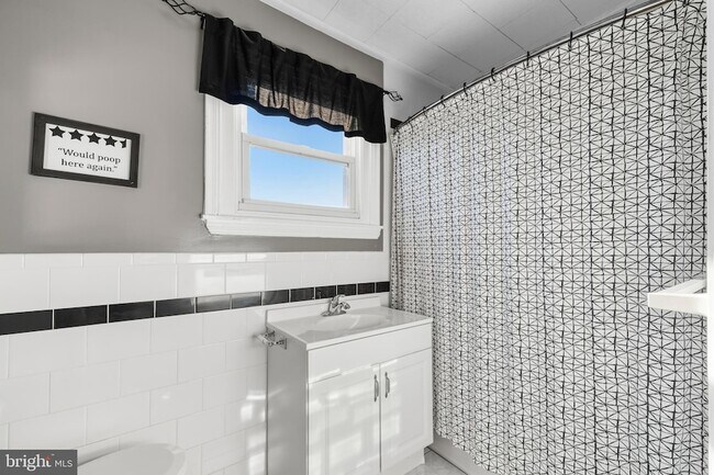 Building Photo - 3061 Livingston St