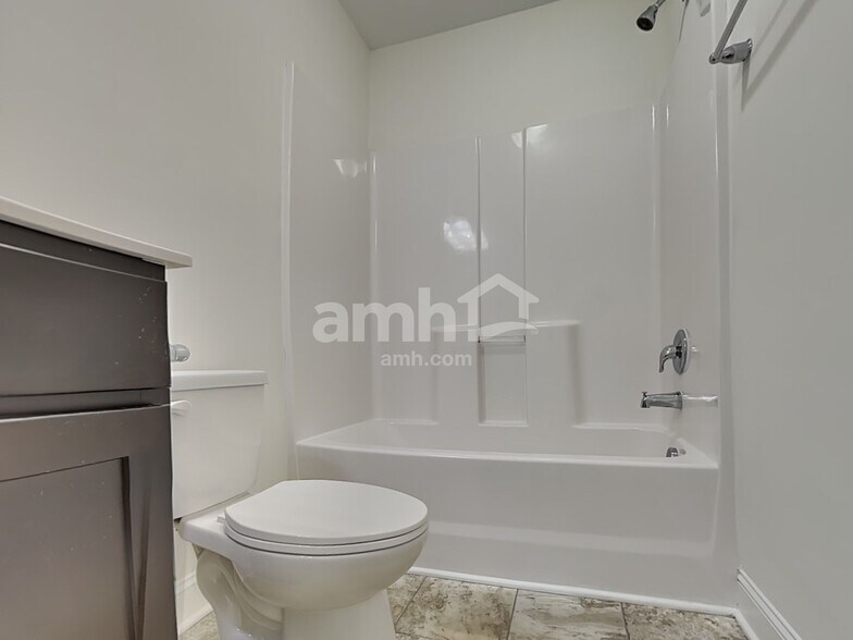 Building Photo - 105 Shore Pine Dr