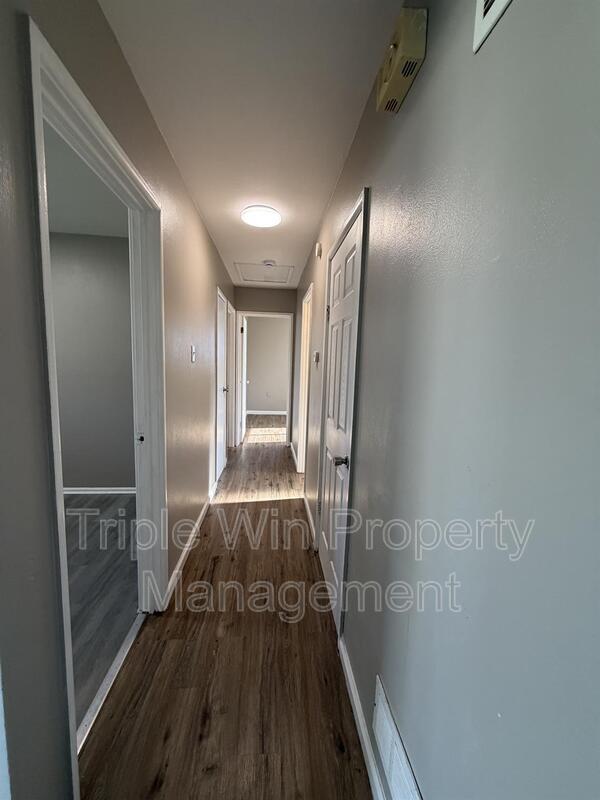 Building Photo - 1710 Kay Dr