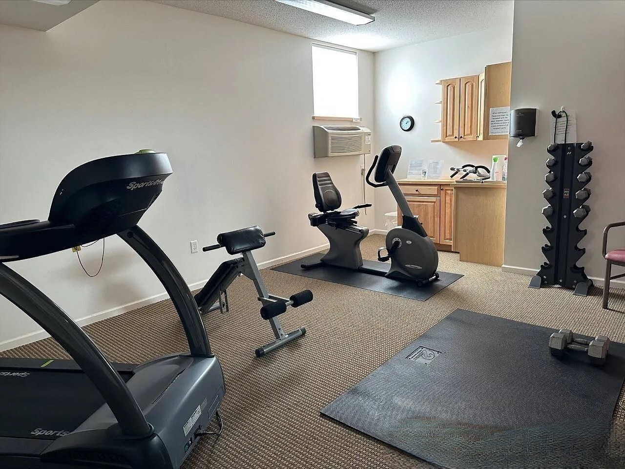 fitness room - 2040 Como Ave