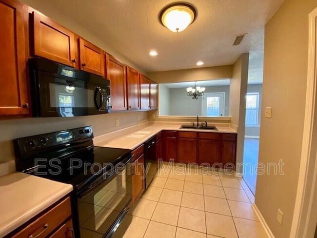 Building Photo - 16736 Aulton Dr