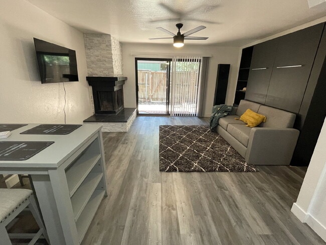Building Photo - Newly remodeled studio in Lake Tahoe!
