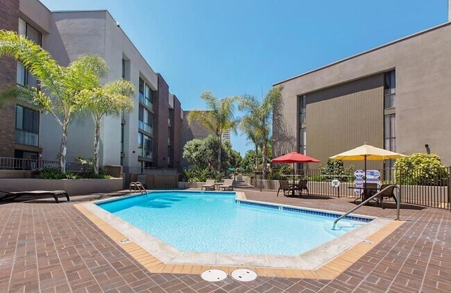 Building Photo - 850 State St