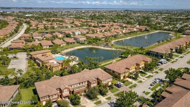 Building Photo - 708 Ventura Dr
