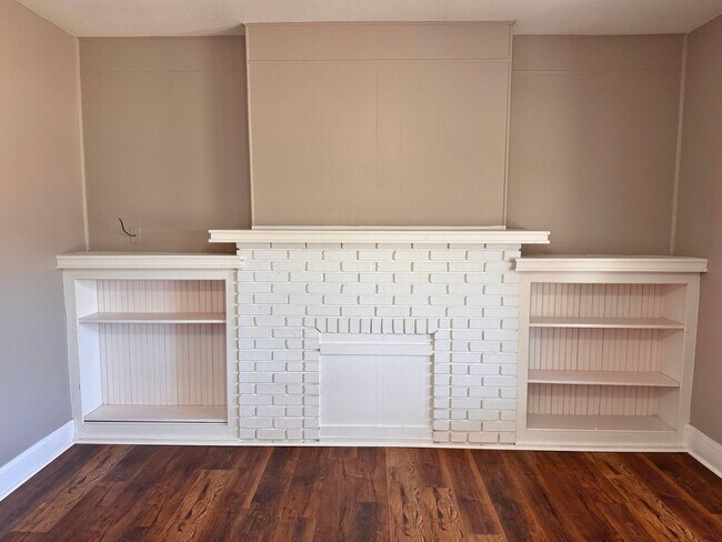 Building Photo - 1710 Monroe St