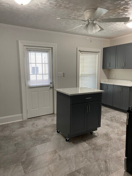 Building Photo - 8 Harrison Ave