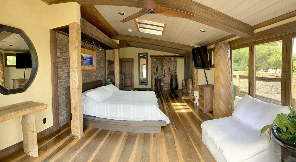 Looking twards Fireplace and Bath - 1173 Van Nuys St