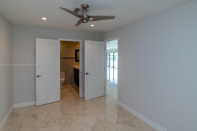 Building Photo - 76 Isle of Venice Dr