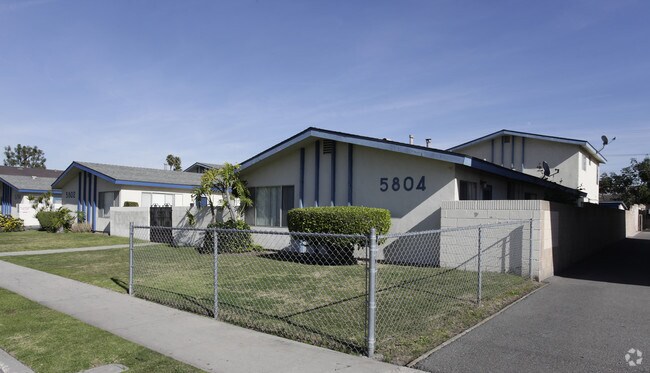 Building Photo - 5792,5794,5802, 5804 Rostrata Avenue