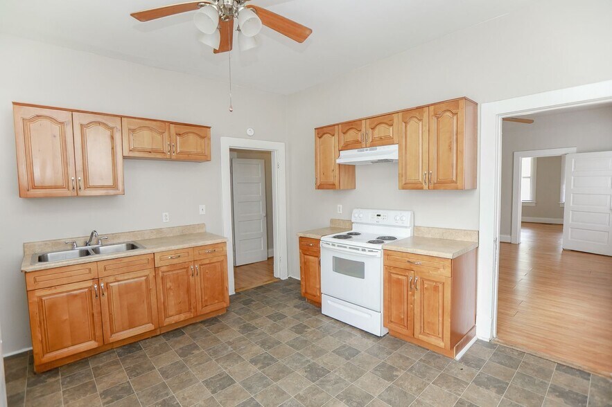 Building Photo - 1439 Moultrie Ave