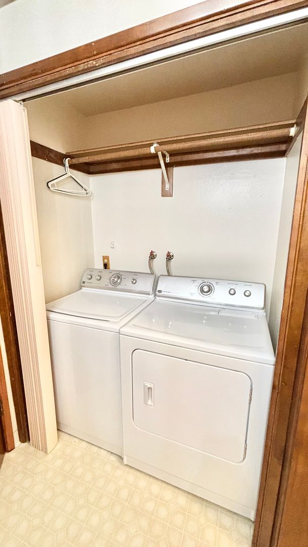 Building Photo - Now Offering Half Month Free! Charming 2BD...