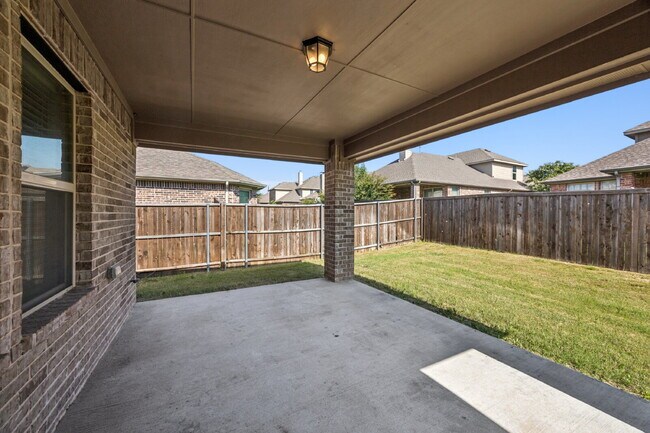 Building Photo - 2317 Houston Dr