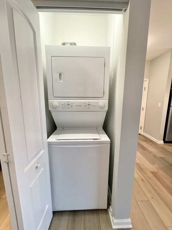 Building Photo - 811 E Main St