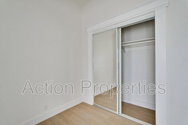 Building Photo - 241 N 12th St
