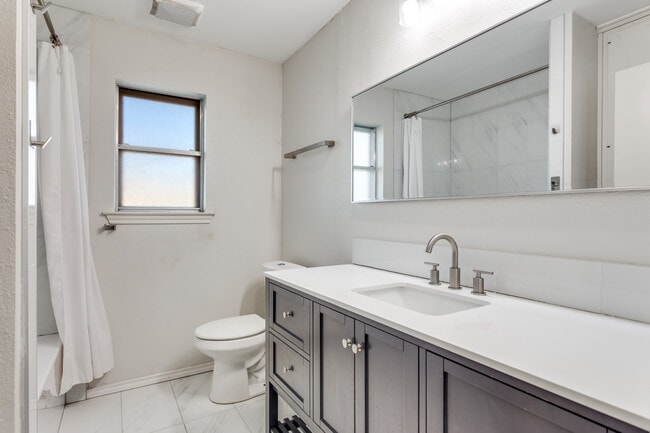 Building Photo - 6801 Lancelot Ct