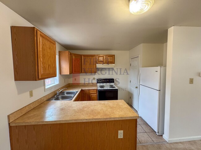 Building Photo - 3Bedroom/2Bath Home with High-Speed Firefly Internet