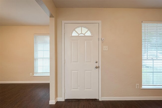 Building Photo - 1447 Willow Rock Rd