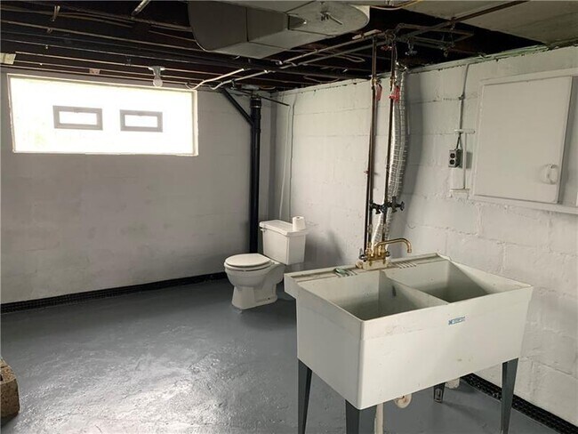 Building Photo - 3506 8th Ave